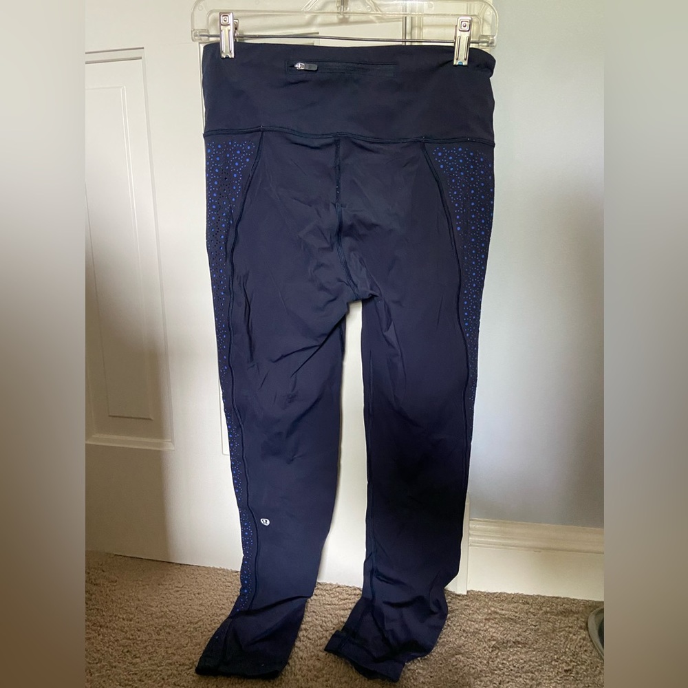 Lululemon - Picture 5 of 5